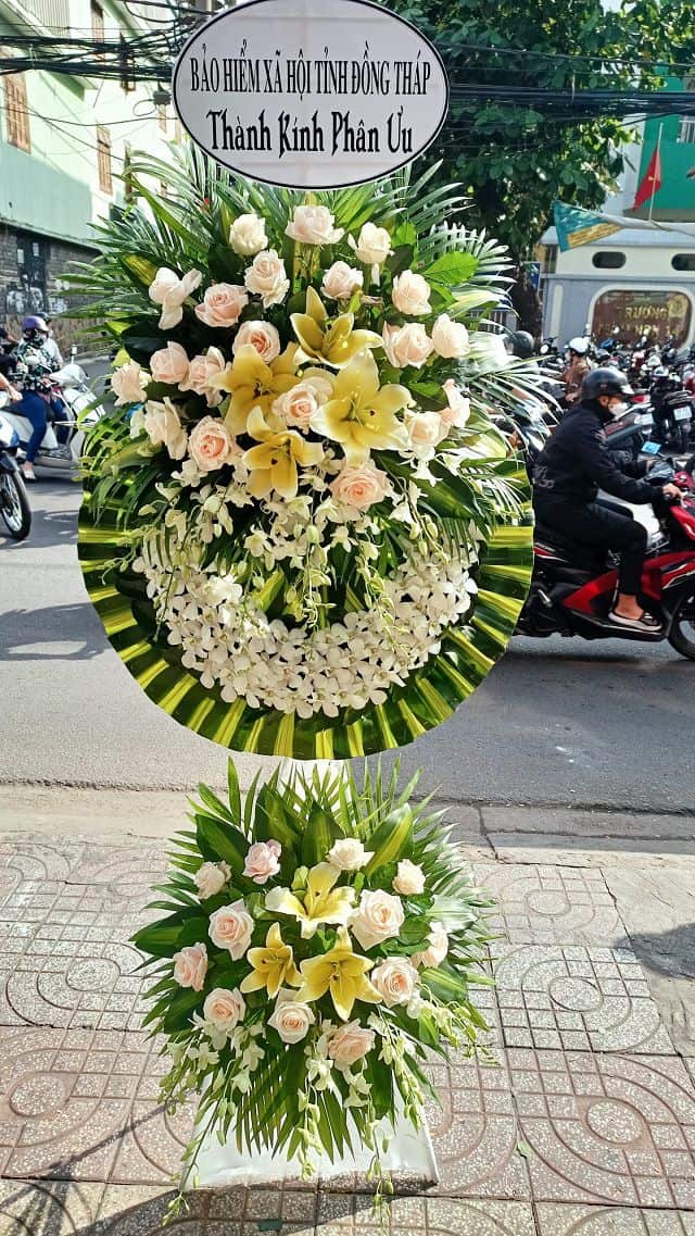 Hoa tang lễ Nhà Bè
