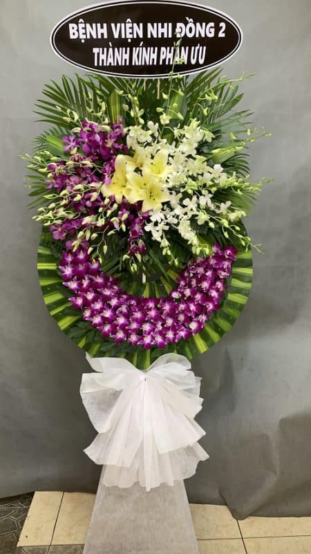Đặt hoa chia buồn đám tang tại Định Quán