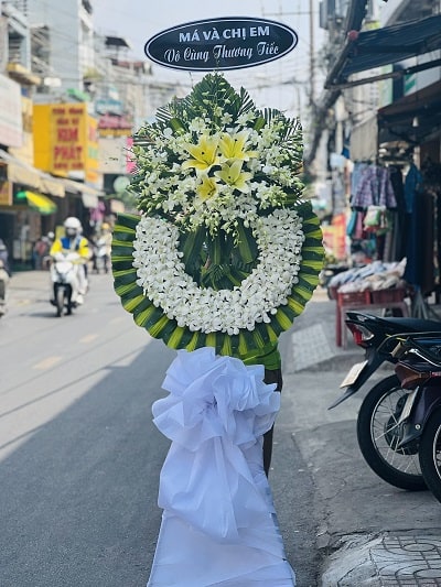 Giao hoa đám tang ở Long Thành