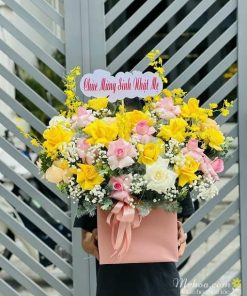 Giỏ hoa đẹp màu vàng hồng