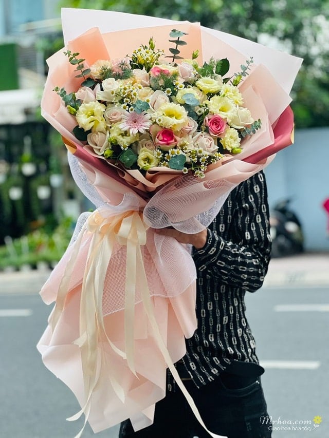 Bó hoa tặng kỷ niệm ngày cưới