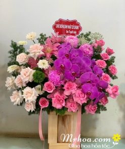 Giỏ hoa màu tím