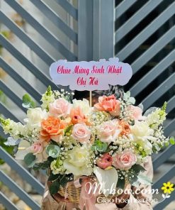 Giỏ hoa sinh nhật dễ thương