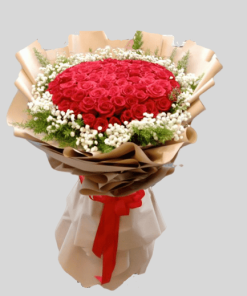 Bó hoa hồng đỏ và bi trắng