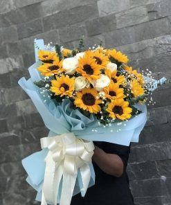Bó hoa hướng dương và hồng phấn