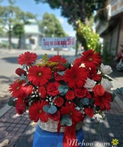 Giỏ hoa sinh nhật màu đỏ