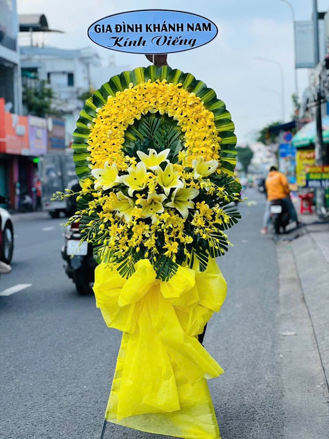 Cắm hoa theo yêu cầu tại shop hoa quận 3