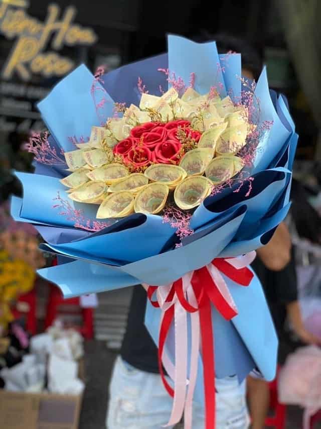 Bó hoa sinh nhật bằng tiền 10k