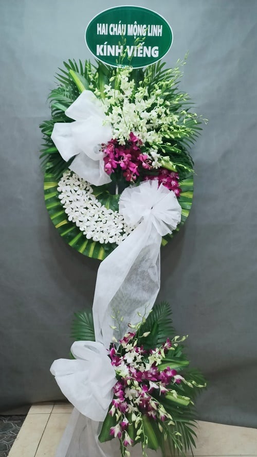 Giao hoa chia buồn đám tang tại Phú Nhuận