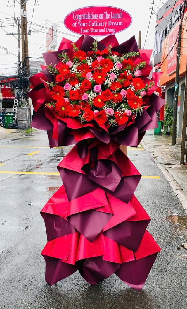 Hoa khai trương Dĩ An