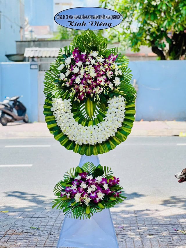 Hoa tang lễ tại shop hoa quận 9 mrhoa