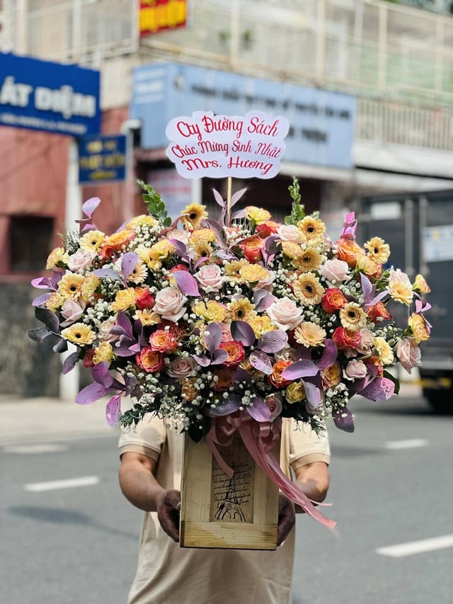 Hoa khai trương Buôn Ma Thuột