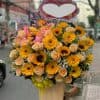 Giỏ hoa màu vàng