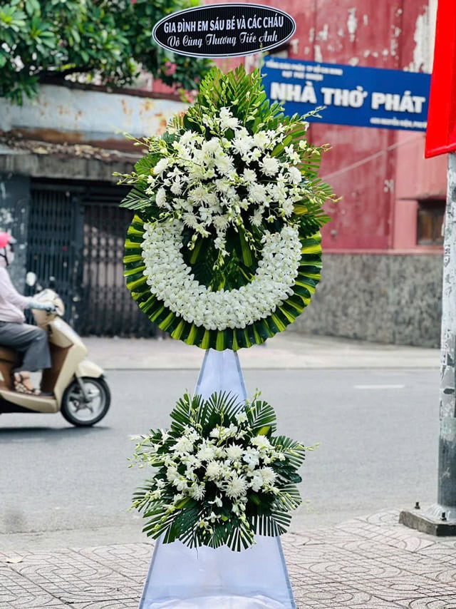 Hoa tang lễ vòng tròn