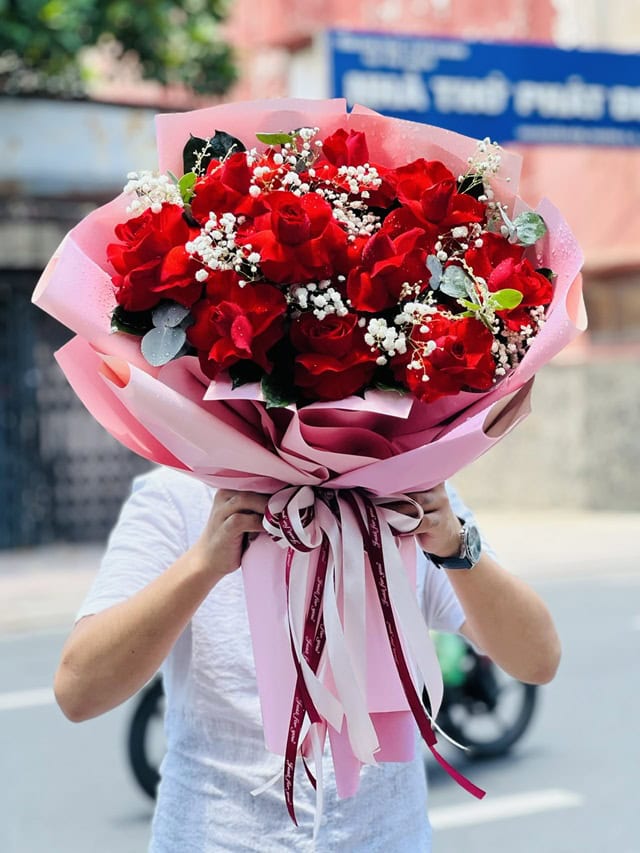 Bó hoa hồng đỏ nhỏ