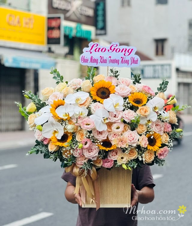 Giỏ hoa tặng sinh nhật bạn