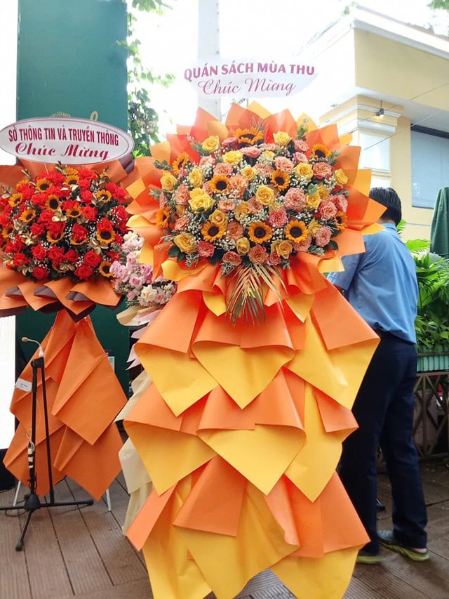 Hoa khai trương