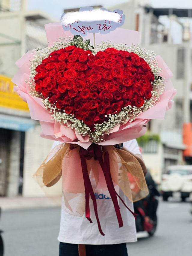 Tặng hoa sinh nhật